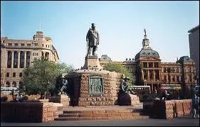 Comment se nomme la capitale administrative de l'Afrique du Sud ?