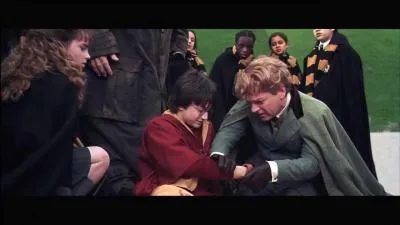 Dans  Harry Potter et la Chambre des Secrets , quel sort Gilderoy Lockhart utilise-t-il sur Harry Potter pour rparer un bras cass aprs qu'il ait t heurt par un cognard lors d'un match de Quidditch ?