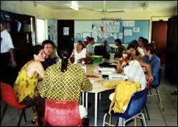 Combien y a-t-il environ de professeurs en sixime ? ( sans compter les documentalistes )