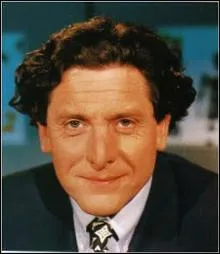 Aot : De qui ce journaliste (voir photo) tait-il le frre ?