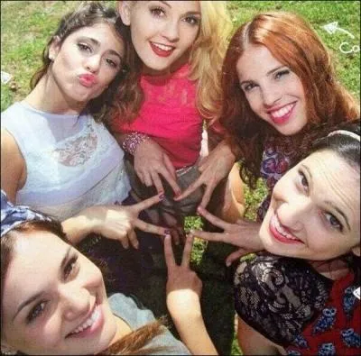 Quelles sont les meilleures amies de Violetta ?