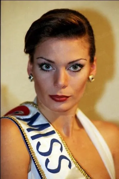 Miss Pays de Savoie 1995, Miss France 1996, premire Miss  tre lue en direct sur TF1, carrire de mannequin.