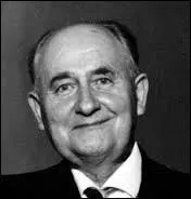 (1893-1973) _ Trois opras dont  Matka la mre , seize quatuors  cordes. 98 uvres dans les systmes de demi-tons, quarts de tons, cinquimes de tons et siximes de tons, crites dans un style thmatique.