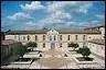 Autrefois couvent des Carmes, fond au XIIIe sicle, ce magnifique btiment est aujourd'hui le centre culturel dpendant de Langon, dans ...