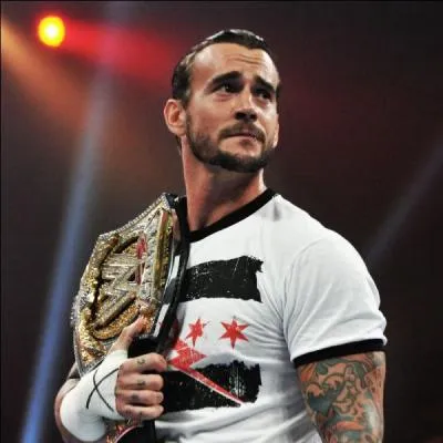 Combien de temps CM PUNK a-t-il t champion de la WWE en 2011-2013 ?