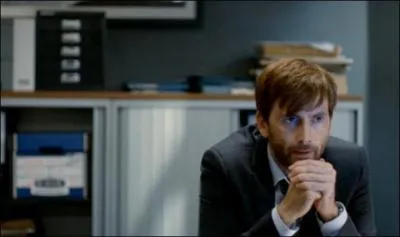  Gracepoint , la version US du show, Alec Hardy change de nom pour devenir...