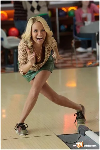 Dans l'pisode 16, qui revient pour aider Will pour la chorale ?