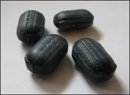 Les pastilles du mineur sont des bonbons aux extraits naturels de plantes, de forme ovode et de couleur noire. On les trouve en rgion ...