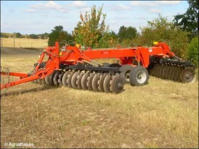 Quel est cet outil agricole ?