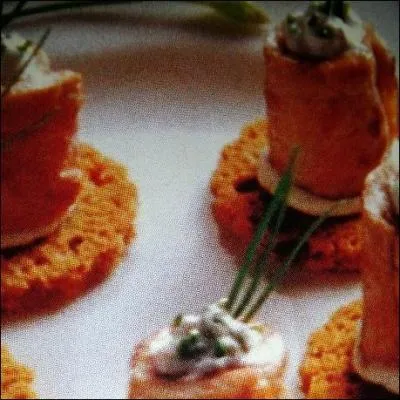 Une astuce pour faire des rouls de veau au chvre frais sur toast de pain d'pices. Comment rouler les escalopes poles avant de pourvoir les garnir ?