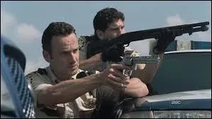 Qu'arrive-t-il au personnage principal pendant la course-poursuite ?