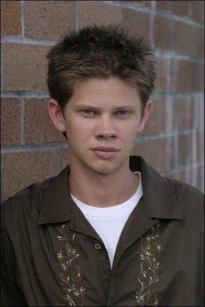 Quel est le problme de Micro dans la saison 9 ?