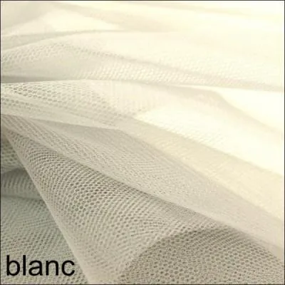 Agrandissez la photo pour retrouver le nom de ce tissu vaporeux :