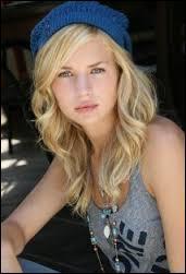 Avec qui a-t-elle emmnag ?