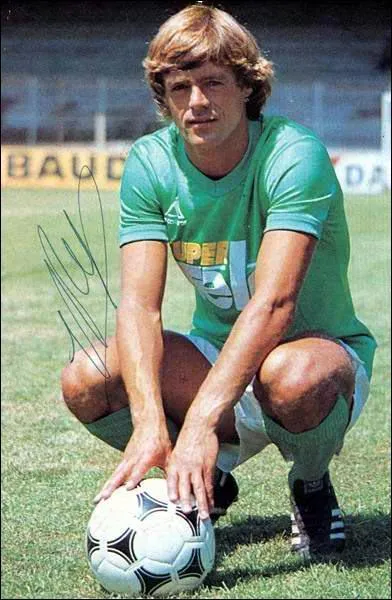 Quel tait cet attaquant ?