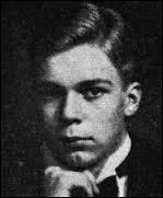 Compositeur finlandais (1920-1936). Dcde  l'ge de 16 ans d'une leucmie. Il a laiss son opra  Prttylin y  et quelques autres oeuvres inacheves.  Sinfonia piccola .