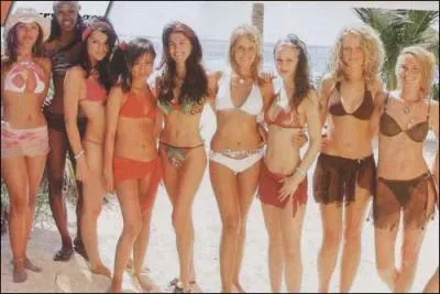 Mesdames, je sais que pour une femme c'est difficile de rendre un homme heureux ... Mais si ce travail vous parat trop dur toute seule ...