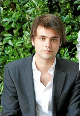 Charles Consigny fait-il partie des pensionnaires de l'mission ?