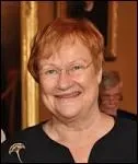 En 2000, les Finlandais ont lu une femme, Tarja Halonen  la prsidence de la Rpublique. Quel acquis fministe a marqu l'histoire de la Finlande ?