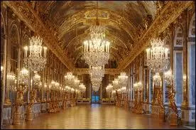 ---- lustre est en cristal, ---- est une oeuvre digne d'un chteau royal.