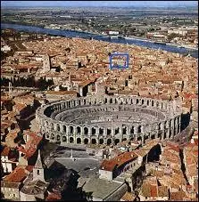 Arles, ville riche en vestiges de l'poque romaine possde le muse Arlaten qui fut fond par :