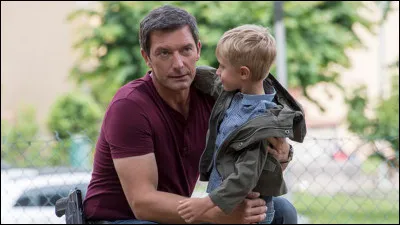 Comment s'appelle le fils du lieutenant Lucas Auriol, jou par Franck Smonin ?