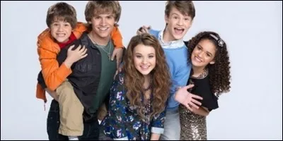 Combien Tess a-t-elle de fr&egrave;res et s�urs dans la s&eacute;rie "La vie mouvement&eacute;e de Tess Foster" ?