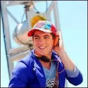 Quel est le nom de famille de Maxi ?