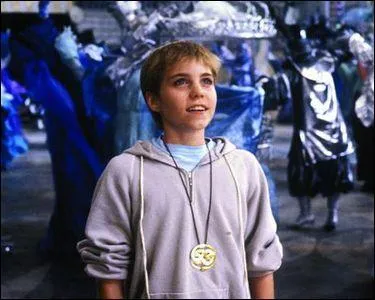 Quel acteur (s'tant pendu  l'ge de 27 ans suite  plusieurs checs professionnels) succdera au prcdent dans le second film ?