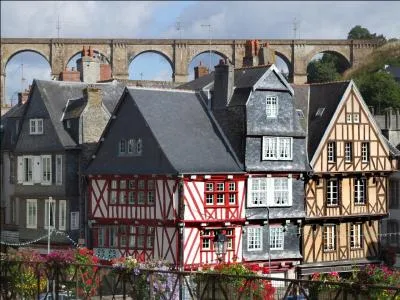 Quelle ville a pour devise : "S'ils te mordent, mords-les ! "