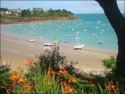 La petite ville de Cancale est renommée depuis longtemps pour...