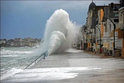 Quel marin célèbre n'est PAS né à Saint-Malo ?