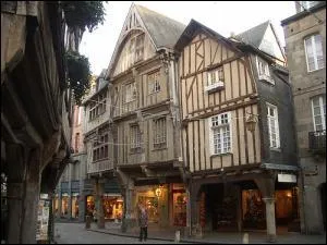 Quel personnage originaire de Dinan a participé à la guerre de Cent Ans ?