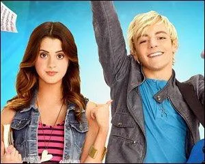 Que fait Austin dans le dernier pisode de la saison (3) ?