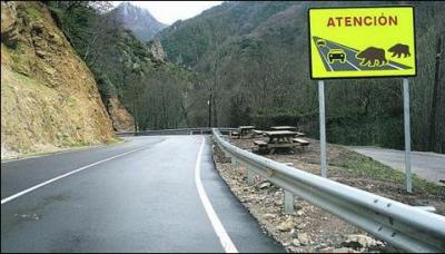 Par exemple, dans les Asturies, en Espagne, ce panneau vous prcise que vous pouvez croiser ...
