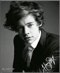 Quel membre du groupe avait un groupe qui s'appelait White Eskimo ?