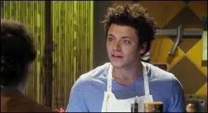 O travaille Adam aprs les cours ?