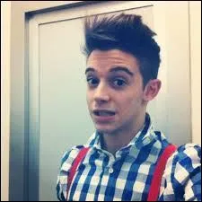 En 2010, Ruggero a particip   X Factor  version italienne. Il a termin  la...