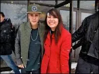 Pour quelle raison Justin a-t-il crit la chanson  Down To Earth  ?