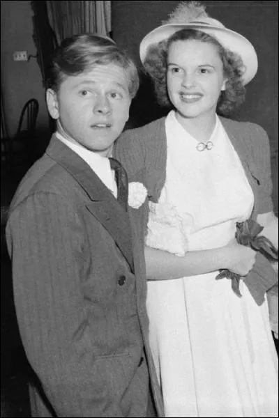 Il a commen enfant  Hollywood et il vit toujours