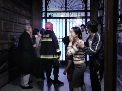 Une ide de divertissement,  l'espagnole : Prenez un cameraman avec vous, enfermez-vous dans un htel, vous allez vous ... faire clater !