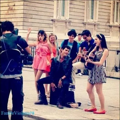 Dans quel pisode Violetta et Diego profitent-ils d'un sjour en amoureux en Espagne ?