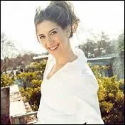 O doit partir Angie pour un travail ?