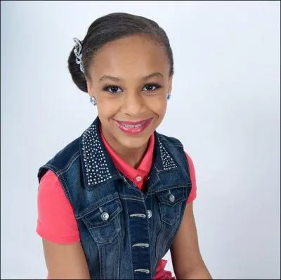 Quel est le nom de famille complet de Nia ?