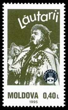 Depuis des sicles, la musique des Roms est un pilier de la tradition : qu'ils chantent dans leur langue ou en roumain, les orchestres de Lutari ( trouvres ) sauvegardent des genres qui sans eux seraient morts.