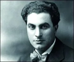 (1883-1965) Son pre, un homme brutal et tyrannique lui interdit la musique et le destine plutt  des tudes polytechniques. En cachette, il se rend chez le directeur du conservatoire de Turin qui lui donne gratuitement des leons d'harmonie et de contrepoint. Arcana (1926-27), pour grand orchestre. Nocturnal (1959-61) pour soprano, chur et orchestre.