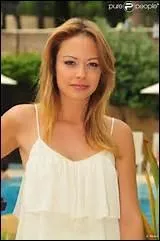  qui Johanna demande-t-elle d'tre tmoin pour son mariage ?