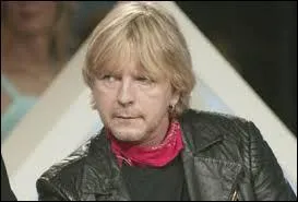 Dans sa chanson ''Déserteur'' , Renaud prend un produit qui, d'après lui, rend moins CON et il précise même...