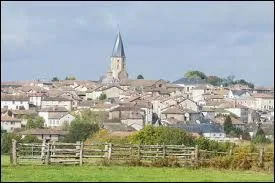 Je vous emmne  la dcouverte de la ville limousine de Rochechouart. Pour cela, nous devons nous rendre dans le dpartement ...