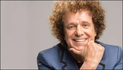 Nous (écouter) des chansons de Léo Sayer, l'une d'entre elles me (plaire) tout particulièrement : "When i need love you".